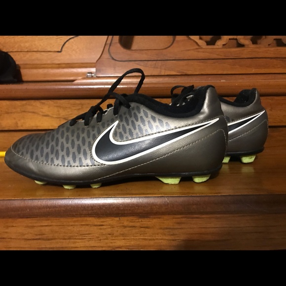 nike outdoor soccer cleats